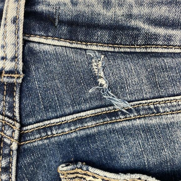 Silver Jeans. Avery Slim Bootcut. Size W 26. Inseam 32. - Picture 11 of 13